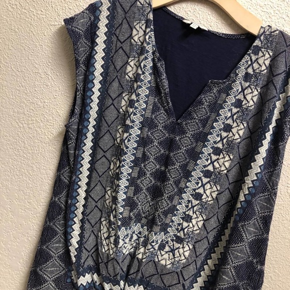 4/$25 Lucky Brand top shapes tank tie knot vneck